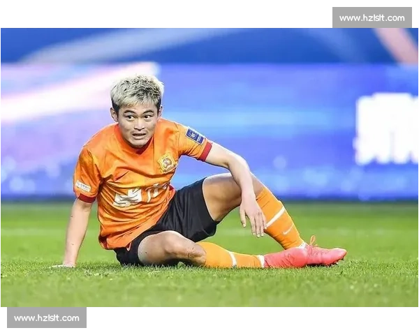 黄紫昌带伤出战创纪录！额眉缝八针仍头球破门